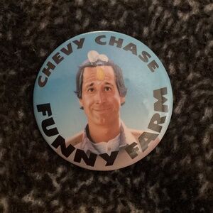 Vintage 1988 Chevy Chase FUNNY FARM Promo Movie Pinback Pin Button